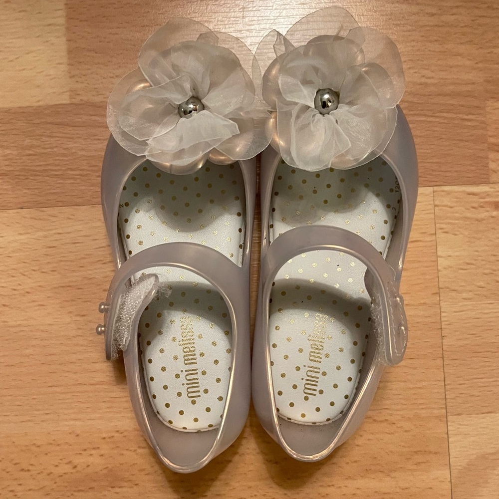 Mini Melissa shoes, Size 8, White with Flower